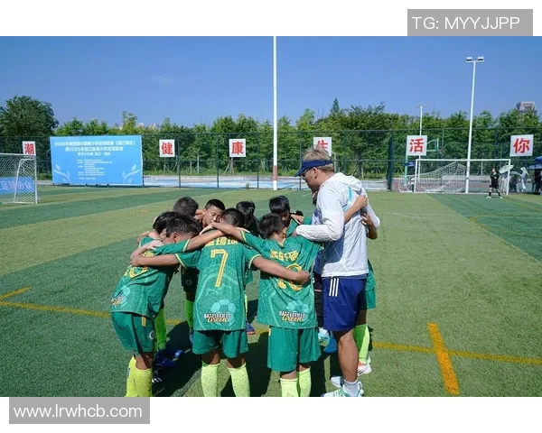 奥克兰梦想与港湾微风的激情对决展现足球魅力与团队精神 奥克兰梦想与港湾微风的激情对决展现足球魅力与团队精神