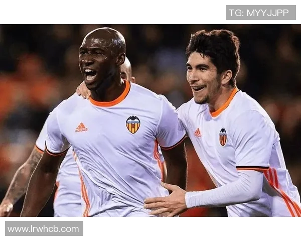 巴塞罗那与拉斯彭马斯的激烈对决揭示西甲新格局