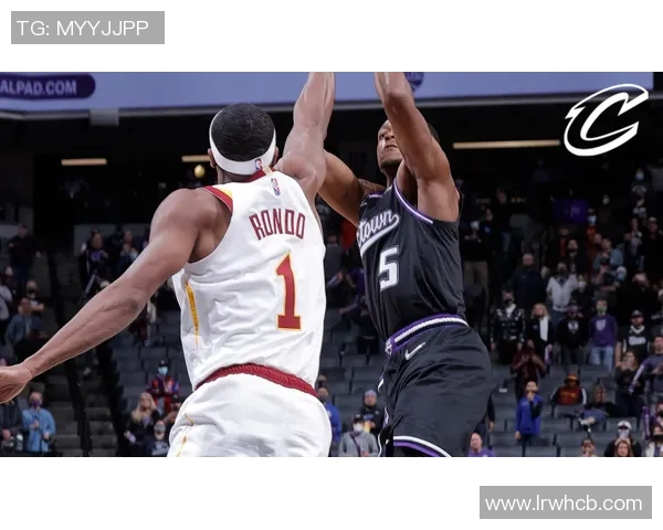 德阿隆福克斯如何在NBA赛场上展现领袖风范与超强实力