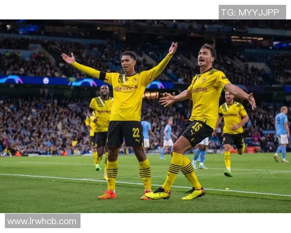 沃尔夫斯堡主场大胜多特蒙德,稳坐德甲榜首位置 沃尔夫斯堡主场大胜多特蒙德,稳坐德甲榜首位置