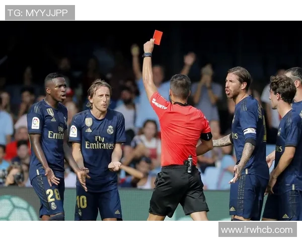 瓦伦西亚客场1-0小胜埃瓦尔，继续保持欧战资格希望